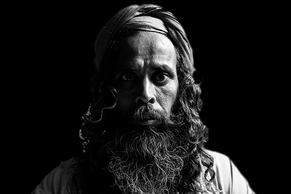 インド人の肖像写真。正面