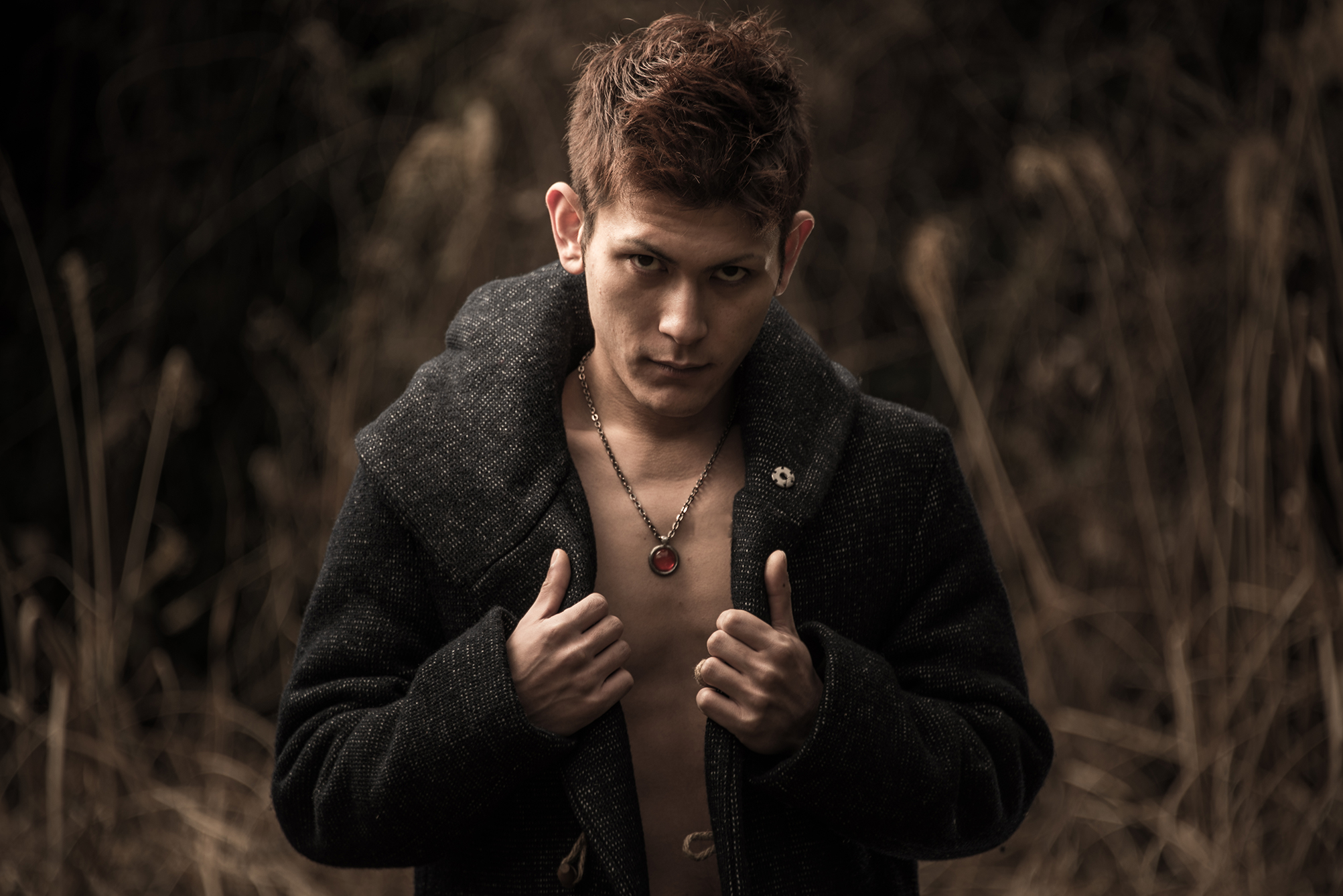 筋肉自慢の色黒ハーフ系イケメン（実寸）